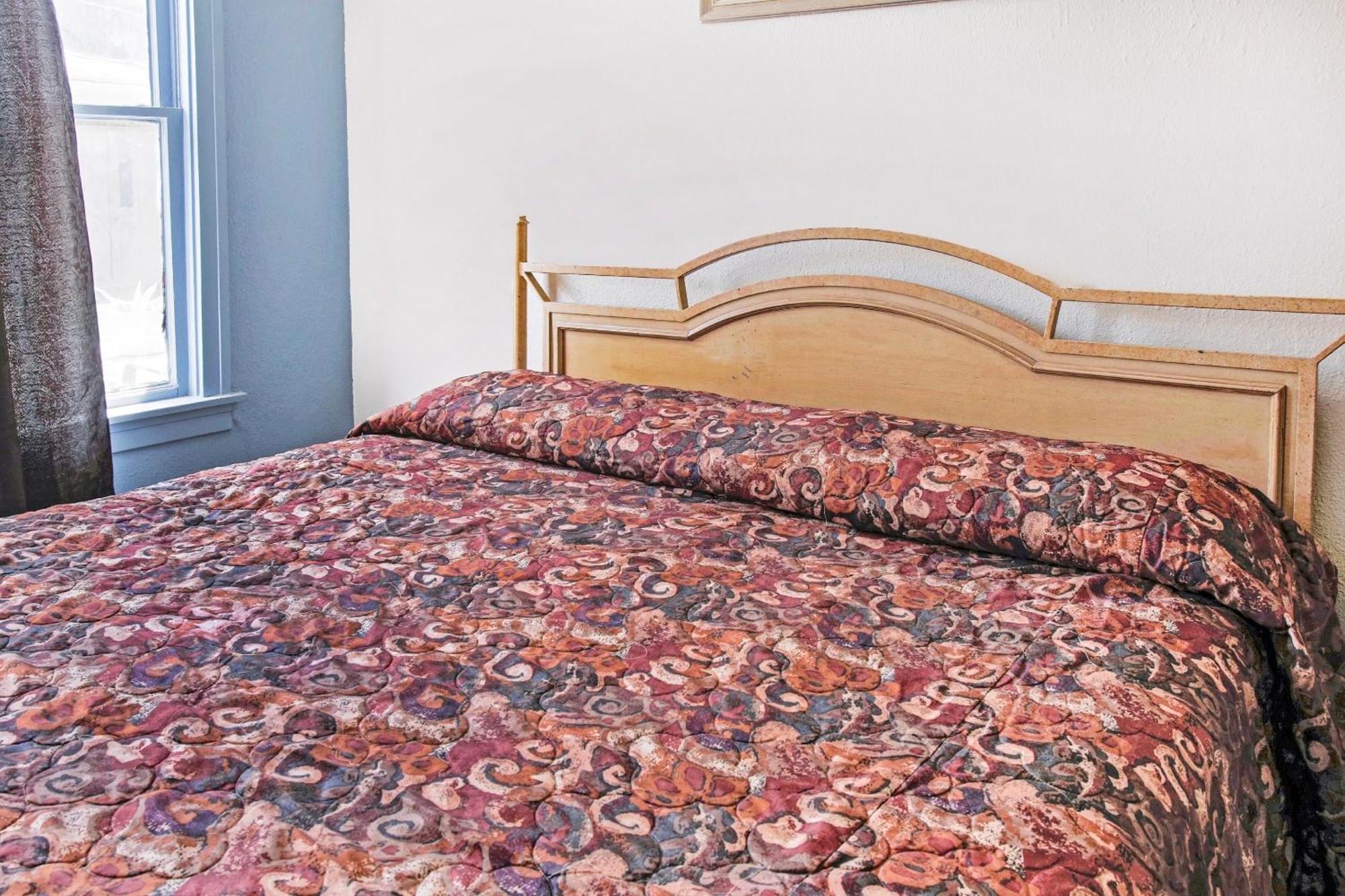 Oyo Historic Cameron Hotel Brownsville I-69E エクステリア 写真