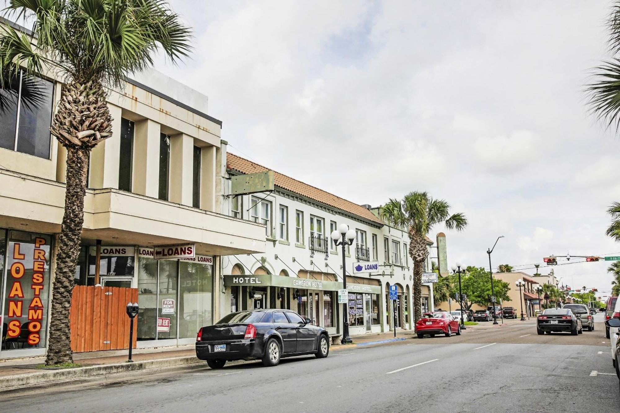 Oyo Historic Cameron Hotel Brownsville I-69E エクステリア 写真