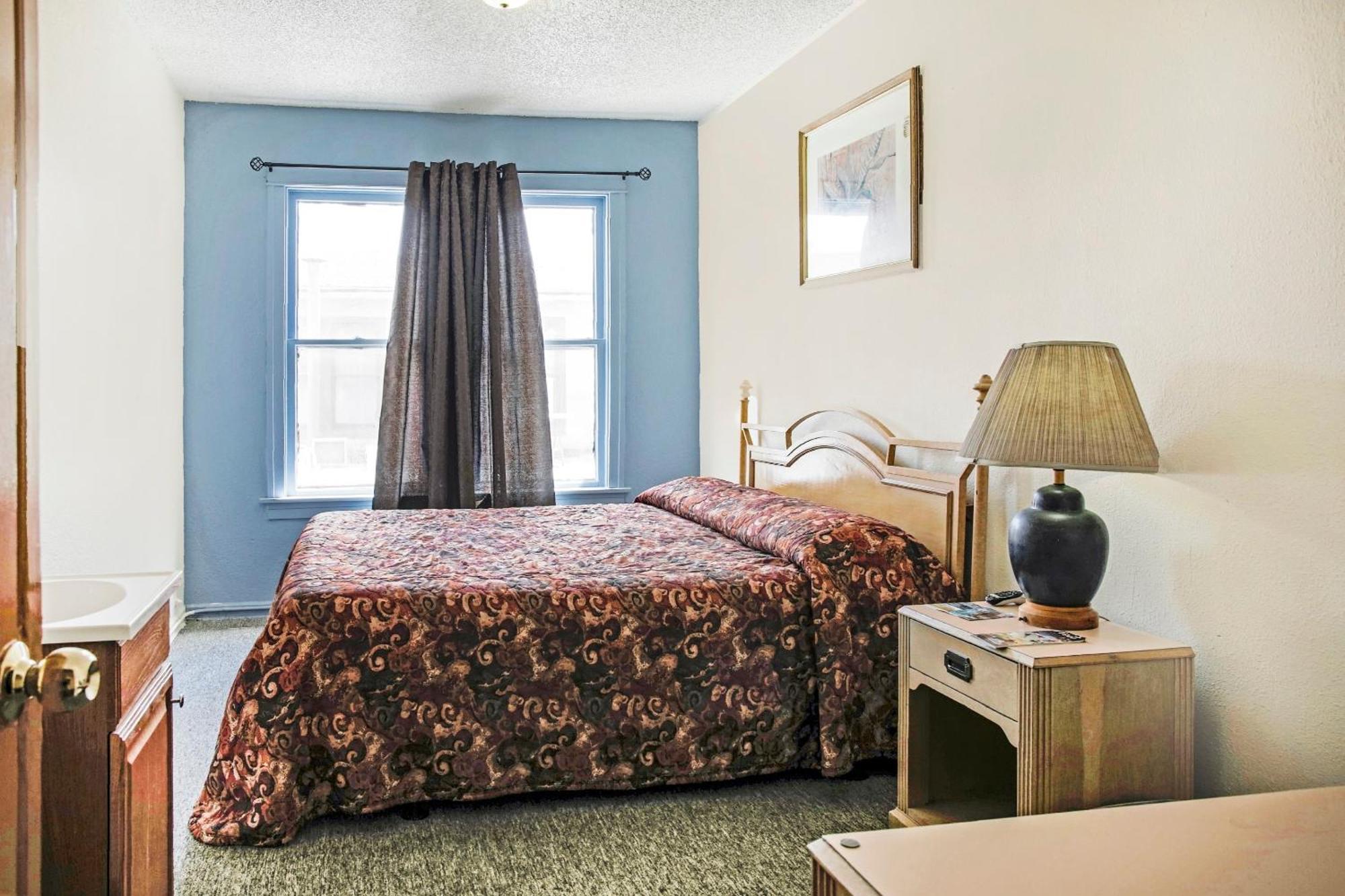 Oyo Historic Cameron Hotel Brownsville I-69E エクステリア 写真