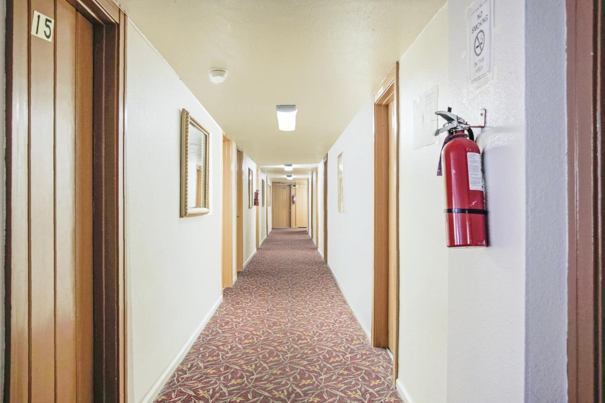 Oyo Historic Cameron Hotel Brownsville I-69E エクステリア 写真
