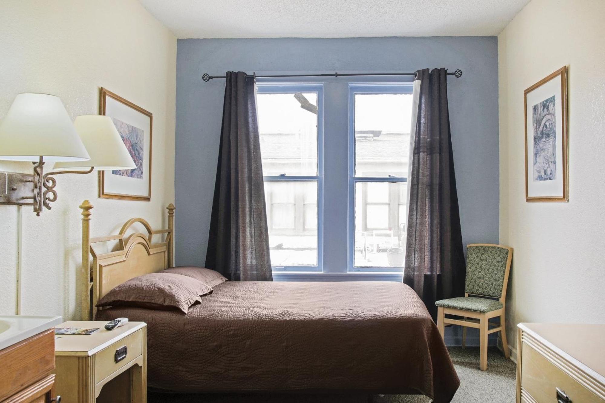 Oyo Historic Cameron Hotel Brownsville I-69E エクステリア 写真