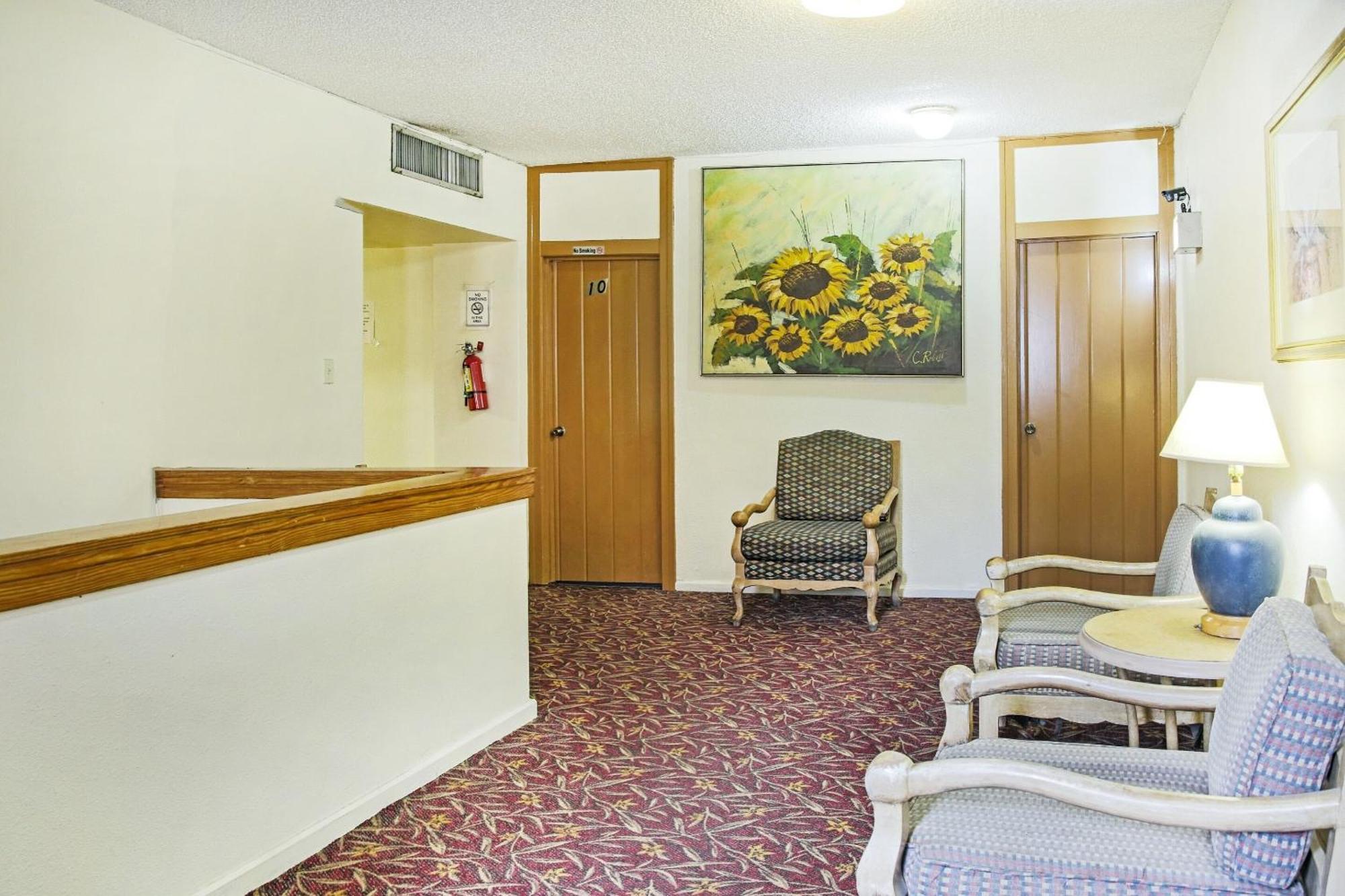 Oyo Historic Cameron Hotel Brownsville I-69E エクステリア 写真