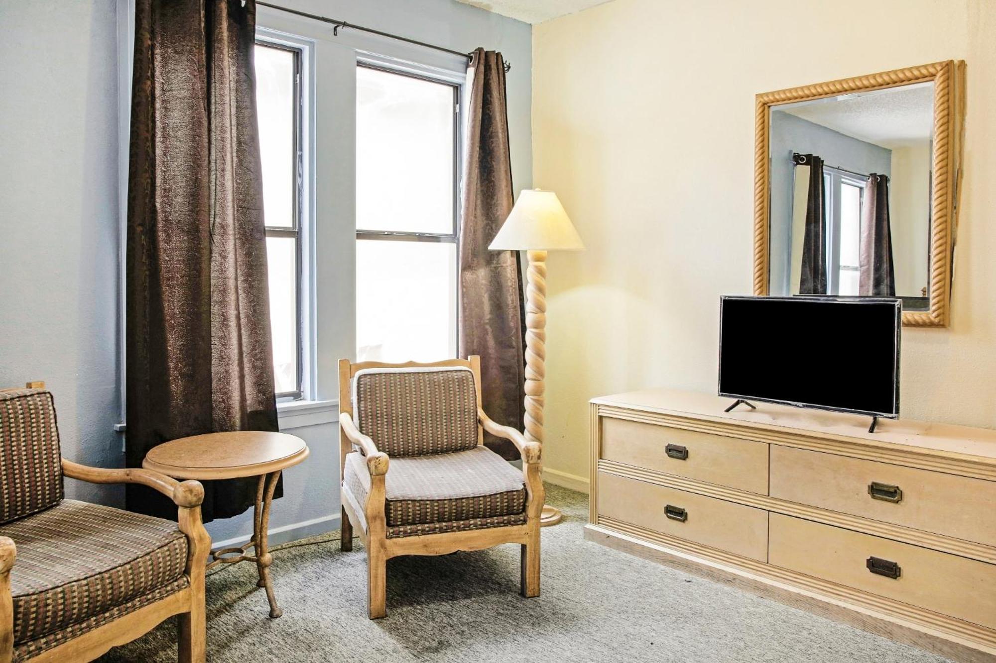 Oyo Historic Cameron Hotel Brownsville I-69E エクステリア 写真