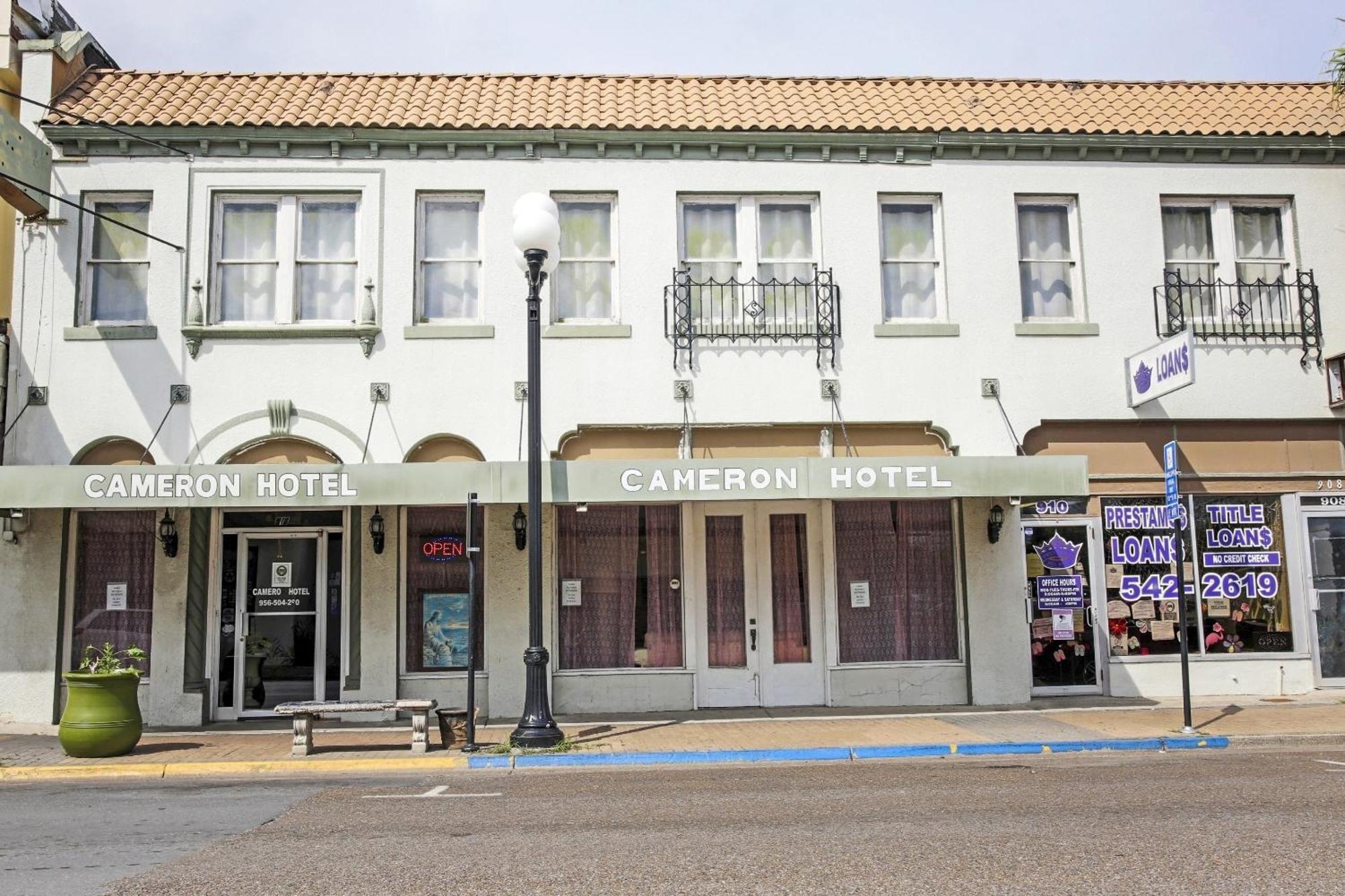 Oyo Historic Cameron Hotel Brownsville I-69E エクステリア 写真