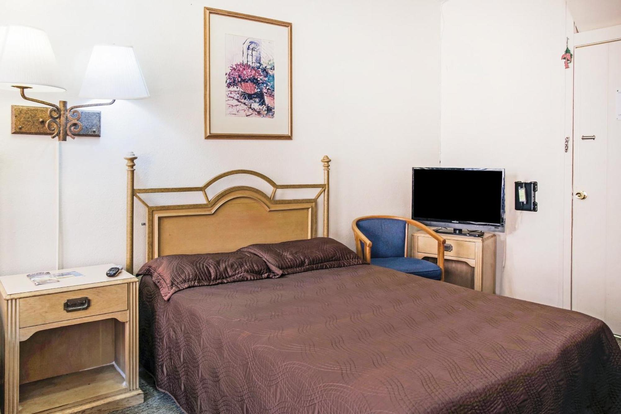Oyo Historic Cameron Hotel Brownsville I-69E エクステリア 写真